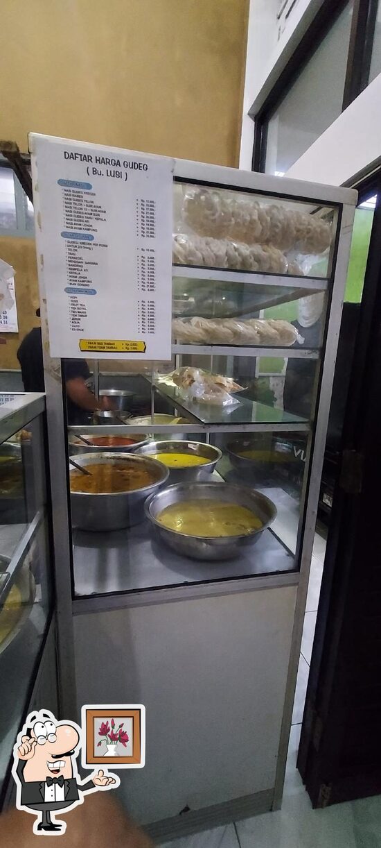 Gudeg Sempit Cilacap: Antrean Mengular Tiap Maghrib!
